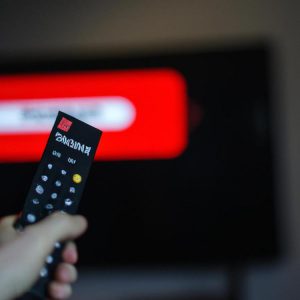 Jak wylogować się z Netflixa na telewizorze?